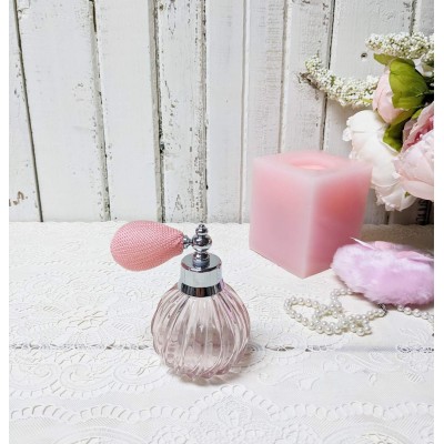 Parfumeuse style vintage en verre rose